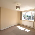 4 Bedrooms House - Semi-Detached - To Let