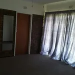 Rent 4 bedroom house in Roodepoort