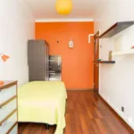 Rent a room of 70 m² in lisbon