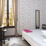 Rent a room of 97 m² in Milan