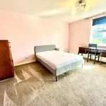 Rent 2 bedroom flat in Manchester