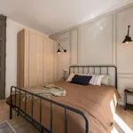 Alquilo 3 dormitorio apartamento de 150 m² en madrid