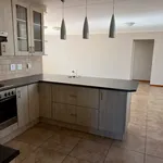 Rent 3 bedroom house in Kouga Local Municipality