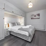 Rent 4 bedroom apartment of 1295 m² in London