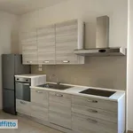 Affitto 3 camera appartamento di 88 m² in Bologna