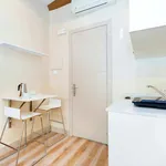 Rent 1 bedroom apartment of 15 m² in Barcelona