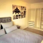 Rent 1 bedroom apartment of 90 m² in Frankfurt am Main