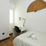 Rent 3 bedroom apartment of 70 m² in Barcelona