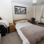 Rent 3 bedroom apartment in Yorkshire And The Humber