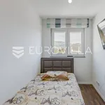 Rent 3 bedroom apartment of 66 m² in Split