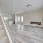 Maison de 1732 m² avec 3 chambre(s) en location à Edmonton