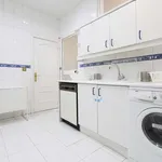 Rent a room of 120 m² in madrid