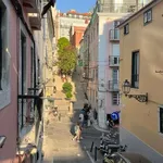 Rent 1 bedroom apartment of 40 m² in lisbon