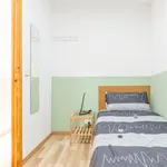 Rent 4 bedroom apartment in Barcelona