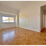 Rent 4 bedroom apartment of 147 m² in Lisbon