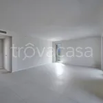 Rent 3 bedroom apartment of 111 m² in Lecco