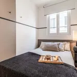 Rent 3 bedroom apartment of 68 m² in Paris