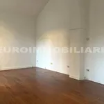 Affitto 2 camera appartamento di 110 m² in Brescia