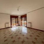 Affitto 4 camera appartamento di 150 m² in Giugliano in Campania