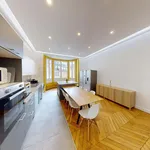 Rent a room of 193 m² in Paris