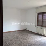 Rent 4 bedroom apartment of 100 m² in Aprilia