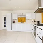 Rent 5 bedroom house in South East England