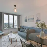 Rent 4 bedroom apartment of 66 m² in Venissieux