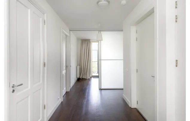 Huur 4 slaapkamer appartement van 130 m² in Amsterdam