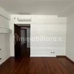 Affitto 4 camera appartamento di 168 m² in Rome