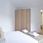 Rent 4 bedroom apartment of 65 m² in Barcelona