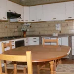 Rent 4 bedroom house of 160 m² in Pontevedra']