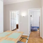 Rent a room of 120 m² in milan