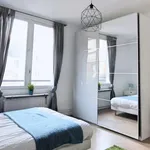  appartement avec 4 chambre(s) en location à Paris