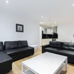 Rent 3 bedroom apartment of 56 m² in Croydon