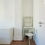 Rent 16 bedroom apartment in Lisbon