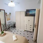 Rent 4 bedroom apartment in Valencia