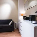 Rent 1 bedroom apartment of 33 m² in Frankfurt