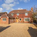 Rent 5 bedroom house in South East England