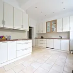 Rent 4 bedroom apartment in Ixelles