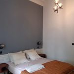 Rent 2 bedroom apartment of 7366 m² in  LYON 6EME ARRONDISSEMENT