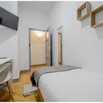 Rent a room of 200 m² in madrid