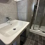 Rent 3 bedroom flat in Wakefield