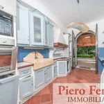 Rent 7 bedroom house of 160 m² in Pozzuoli