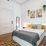 Rent a room of 244 m² in barcelona