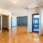 Rent 3 bedroom apartment of 160 m² in Porto