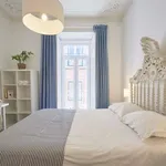 Rent a room of 100 m² in lisbon