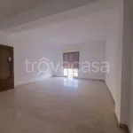 Affitto 5 camera appartamento di 185 m² in Reggio di Calabria