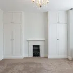 Rent 5 bedroom house in Warwick