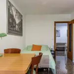 Rent 4 bedroom apartment in Valencia