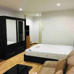 Rent 1 bedroom apartment of 31 m² in Bangkok